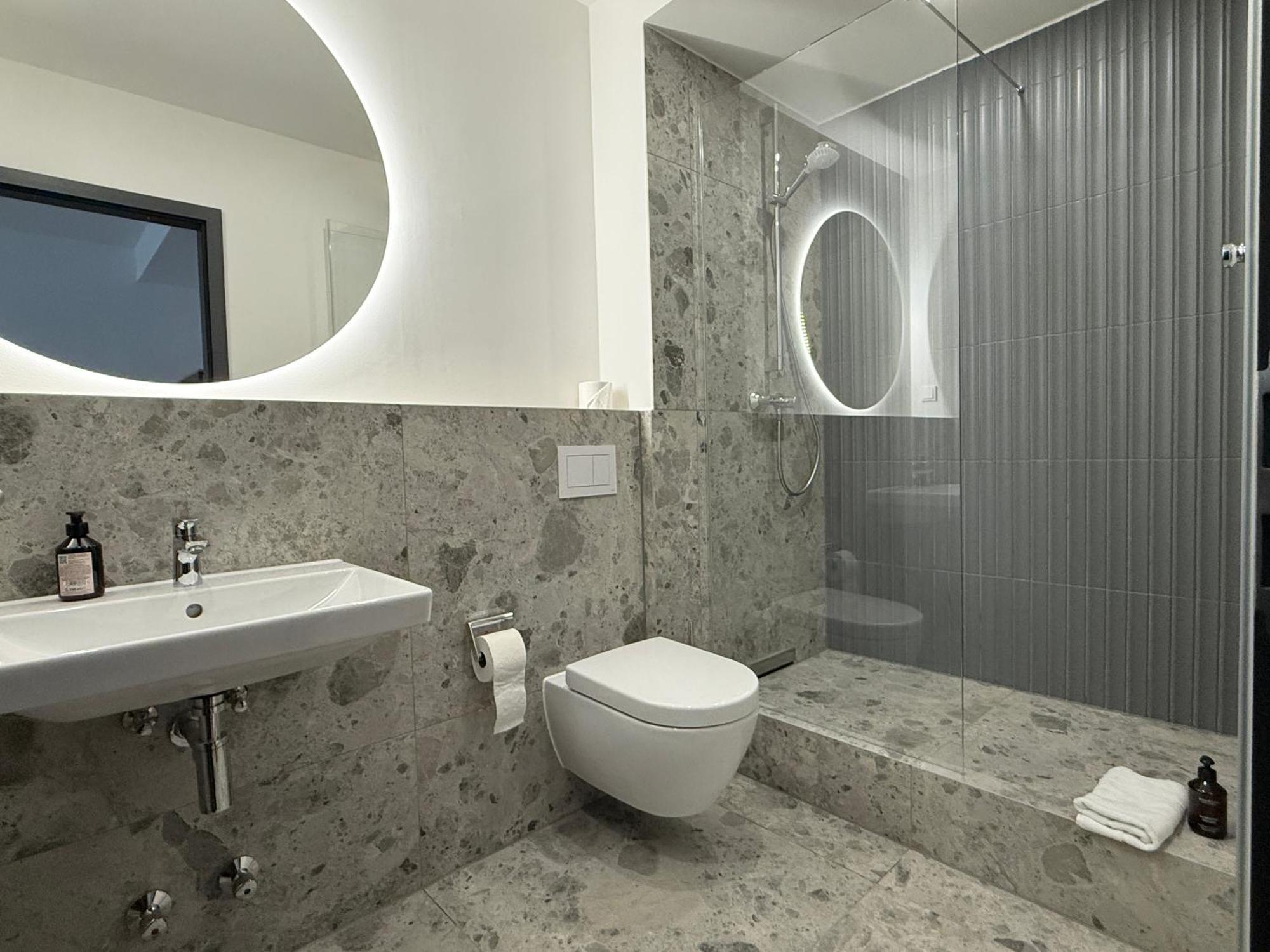 Stayzz By Homyzz - Modern Studios Alsterdorf -Winterhude- Stadtpark Hamburg-Harburg Exteriör bild